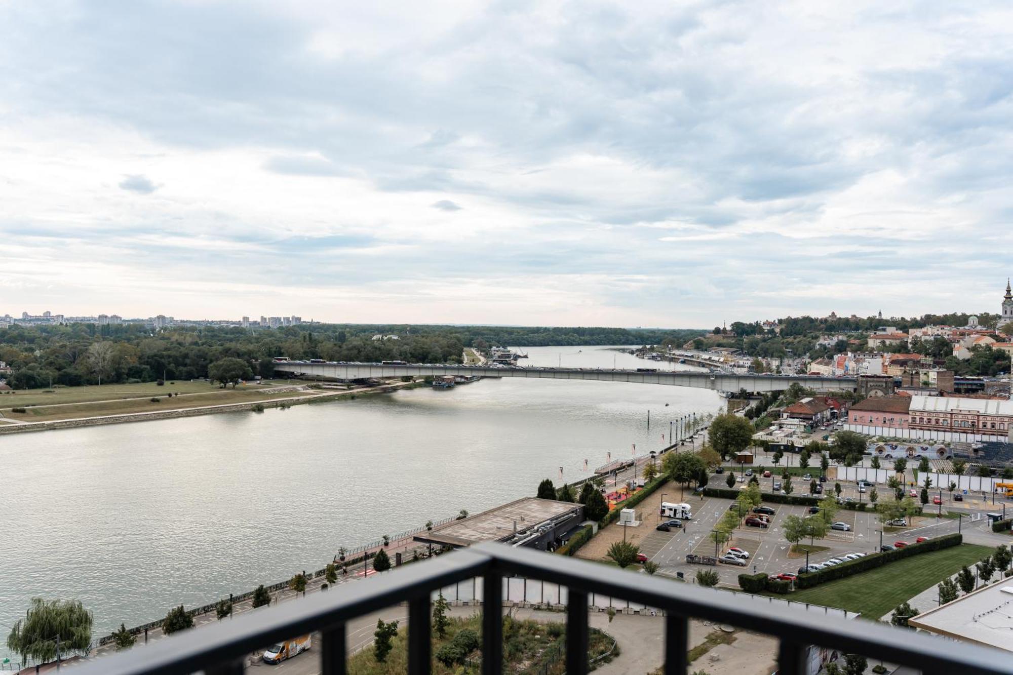 Sinfonia Lux Lägenhet Belgrad Exteriör bild