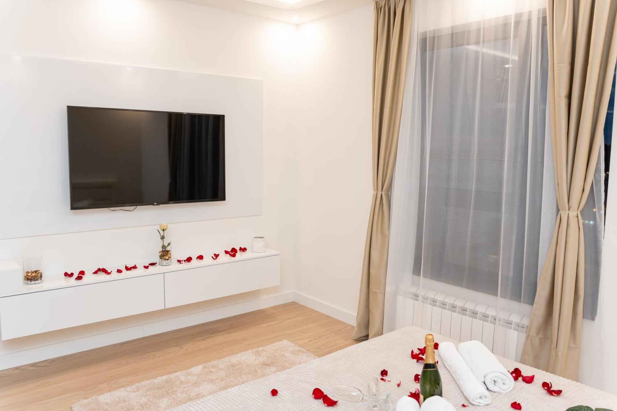 Sinfonia Lux Lägenhet Belgrad Exteriör bild