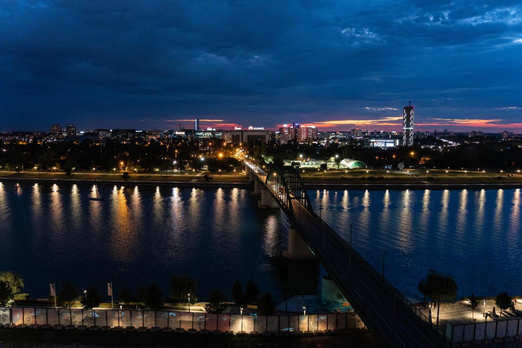 Sinfonia Lux Lägenhet Belgrad Exteriör bild