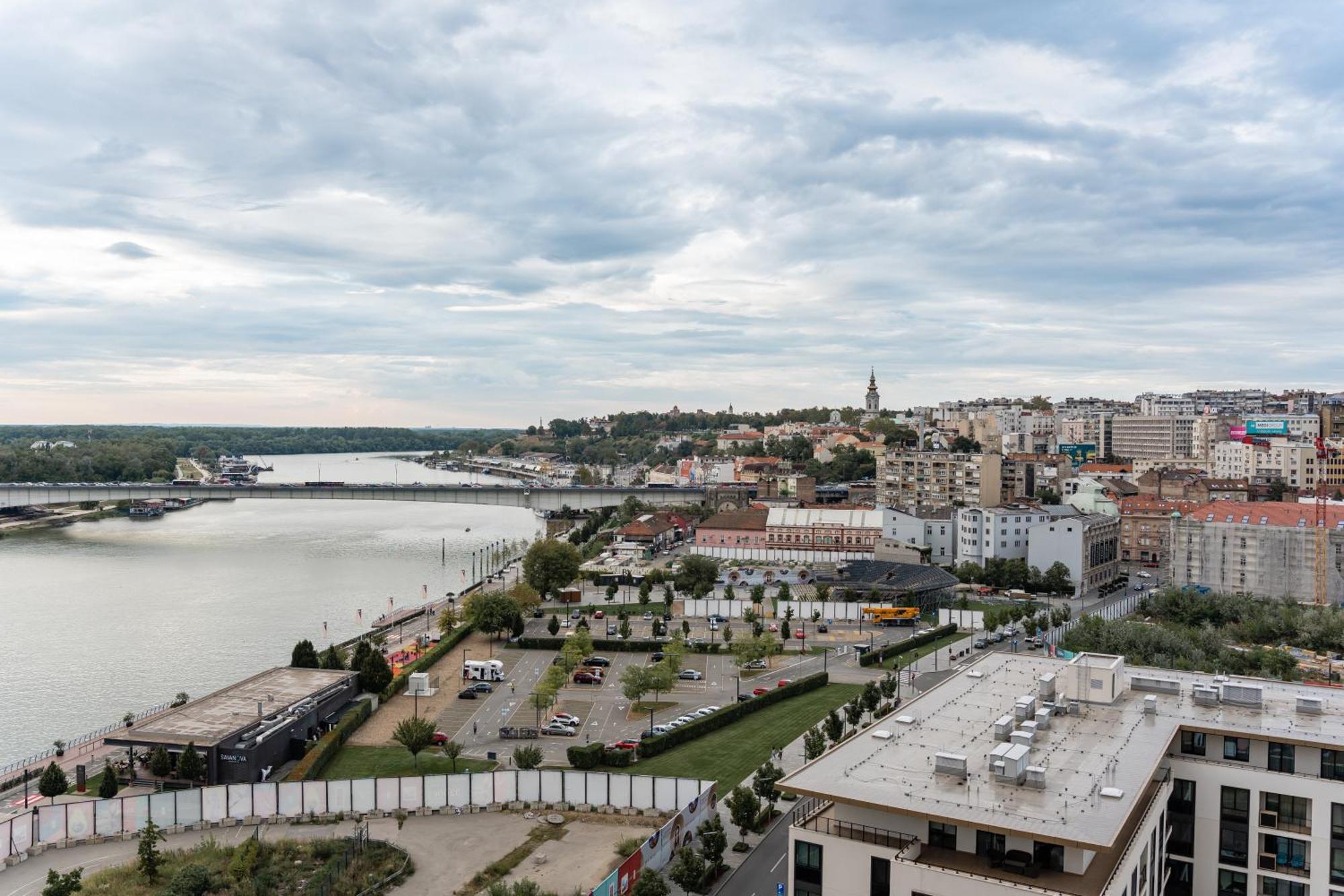 Sinfonia Lux Lägenhet Belgrad Exteriör bild